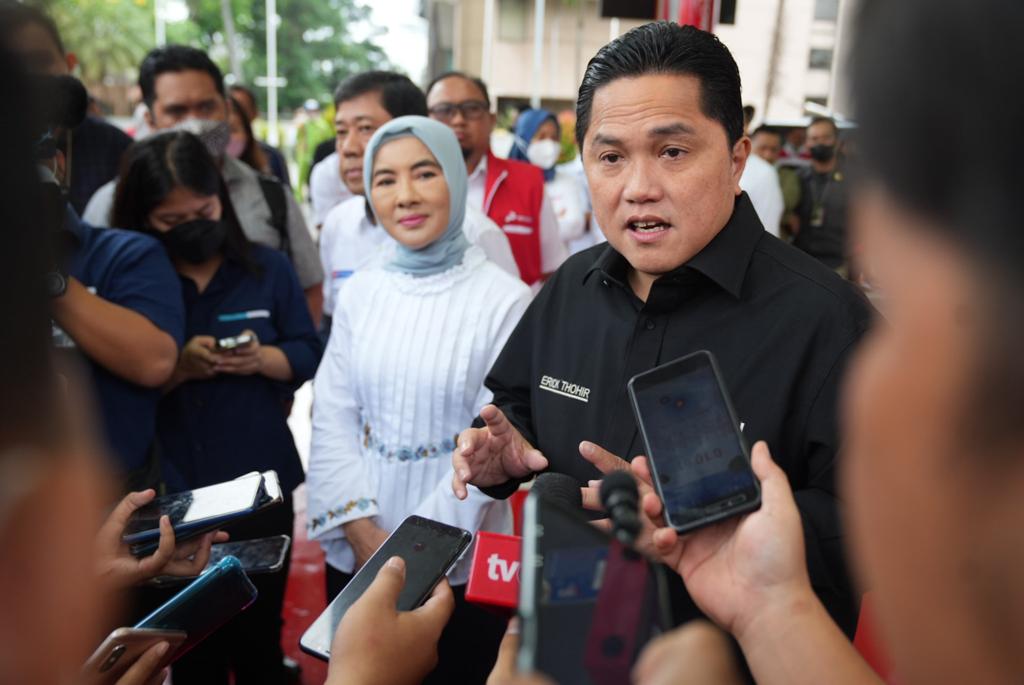 Menteri BUMN Erick Thohir di SPBU MT Haryono, Jakarta, Selasa (3/1/2023)