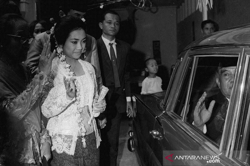 Ibu Fatmawati Soekarno di rumah Jalan Sriwijaya Nomor 26 (Foto: Antara) Ibu Fatmawati Soekarno di rumah Jalan Sriwijaya Nomor 26 (Foto: Antara)