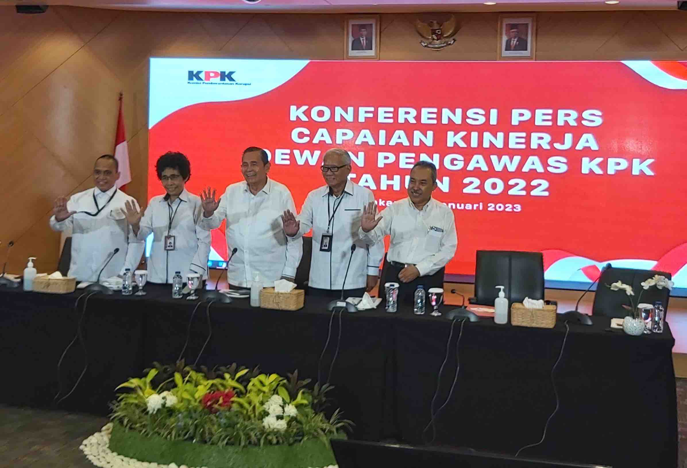 Konferensi pers kinerja Dewas KPK Tahun 2022, di Gedung KPK, Jakarta, Senin (9/1/2023).