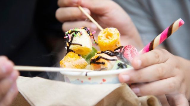 Ilustrasi jajanan yang mengandung nitrogen cair pada Ciki Ngebul. Foto : Kementerian Kesehatan RI