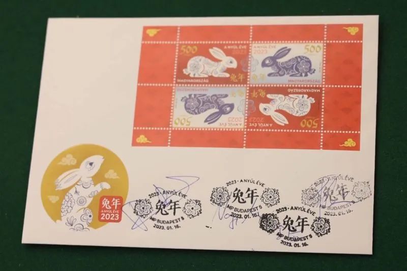 Perangko edisi Imlek bertemakan kelinci (Foto: Xinhua)