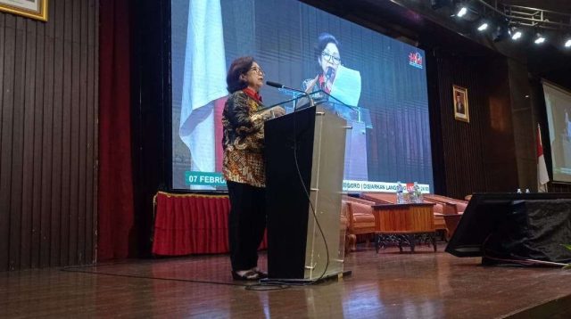 Ketua Panitia Tetap Anugerah Jurnalistik Adinegoro saat memberikan sambutan dalam seminar Anugerah Jurnalistik Adinegoro, di Ballroom Grand Mercure, Medan, Selasa (7/2/2023). (Foto: PWI)